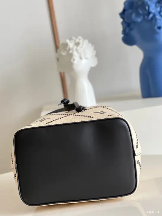 BB LOUIS VUITTON NÉONOÉ 0606